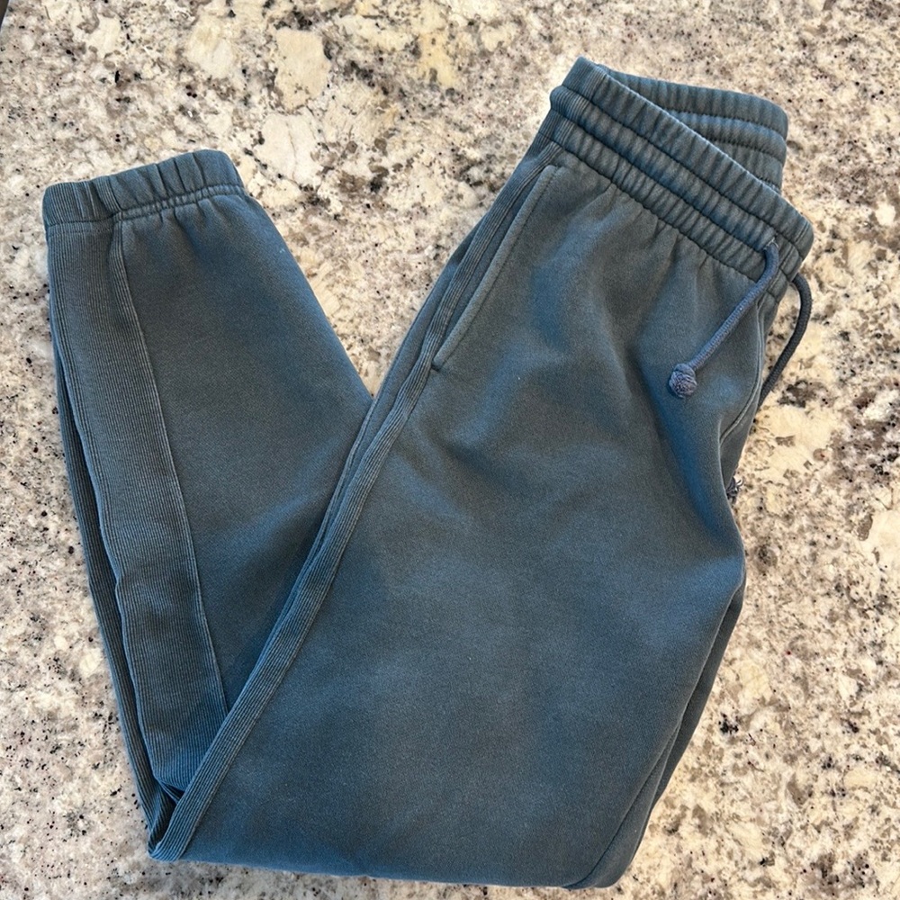 Aritzia TNA Boyfriend Sweatpant